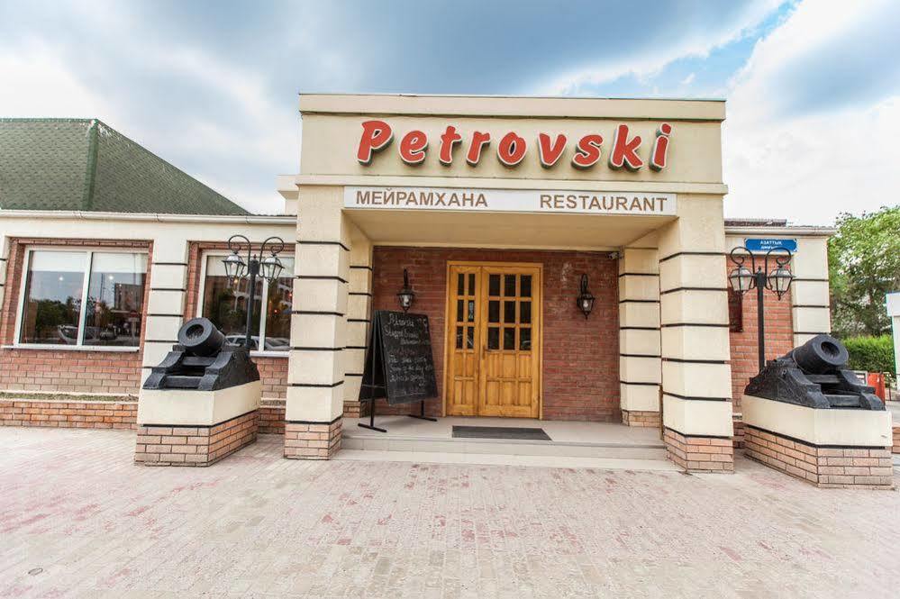 Chagala Atyrau Hotel Kültér fotó