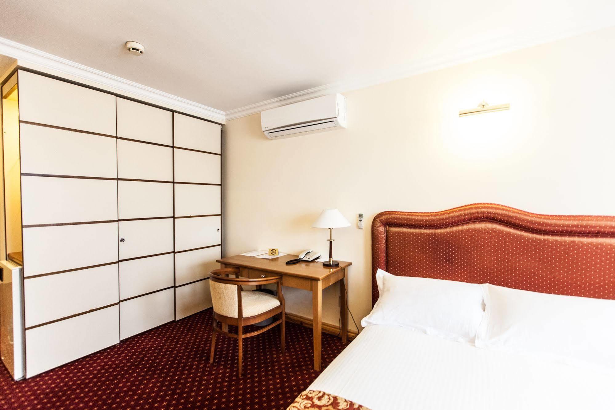 Chagala Atyrau Hotel Kültér fotó