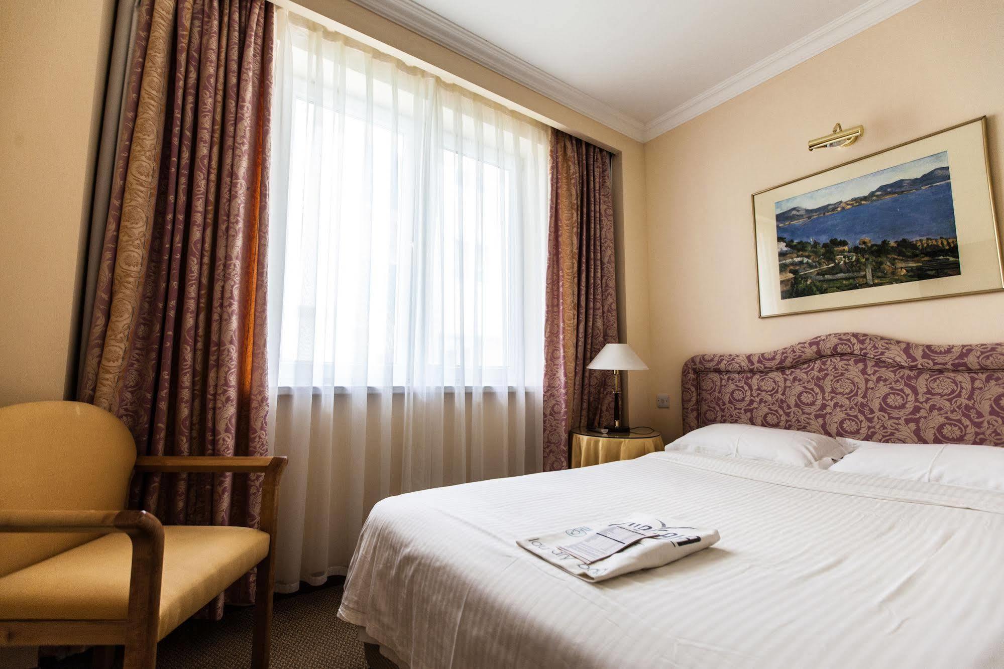 Chagala Atyrau Hotel Kültér fotó