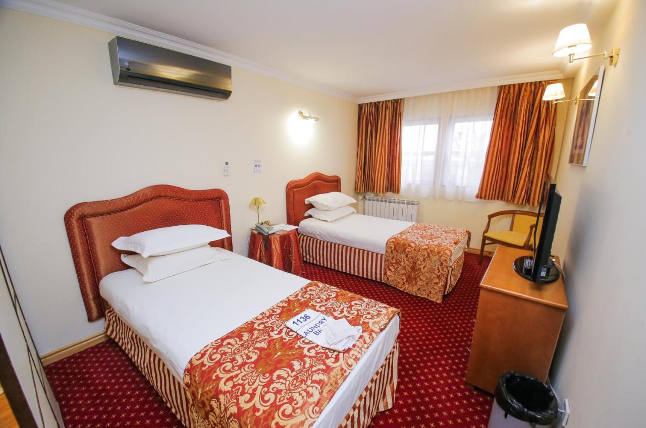 Chagala Atyrau Hotel Kültér fotó